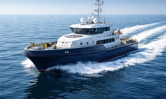 Crew Boat 